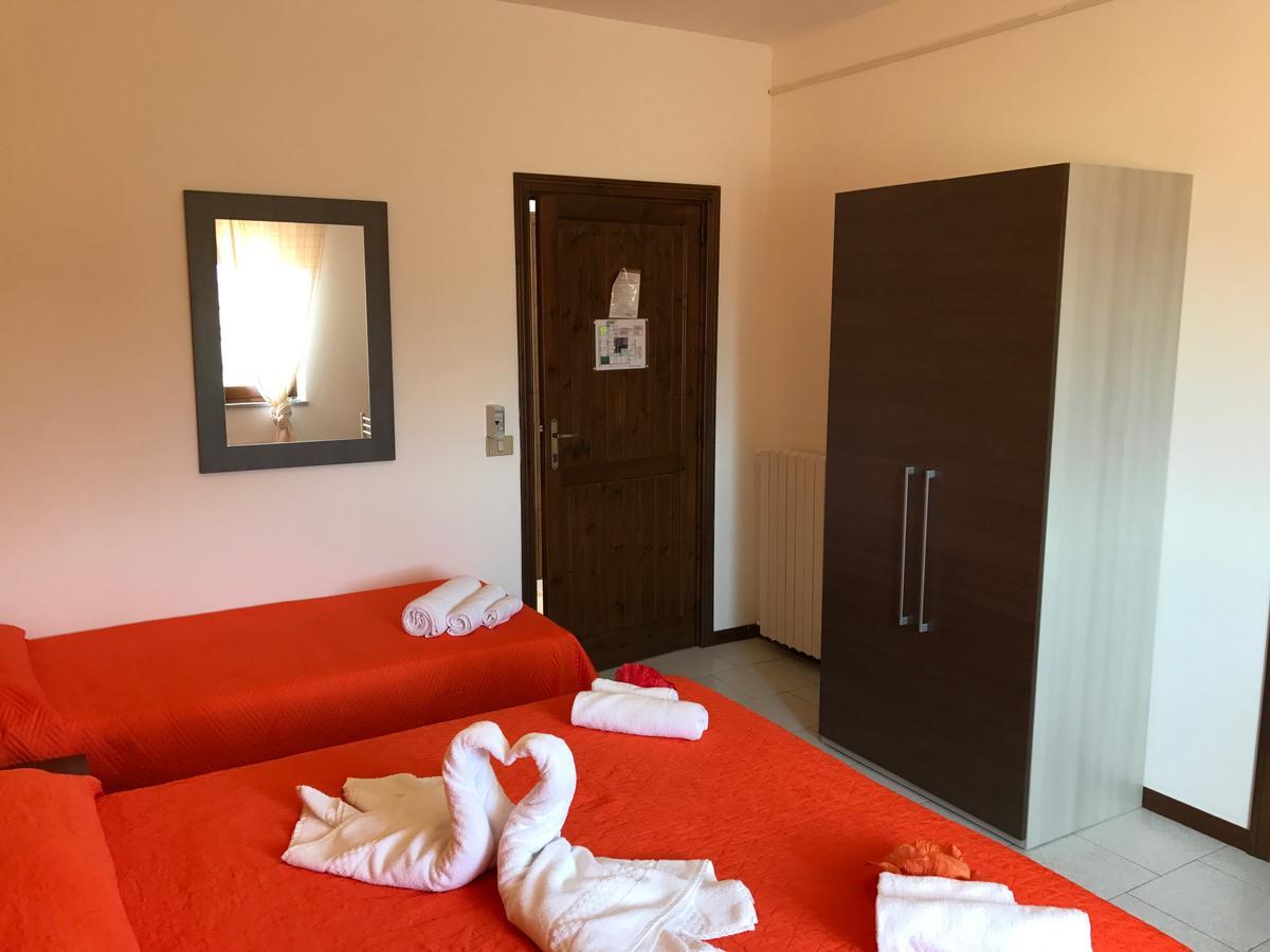 Hotel Marina Бадезі Екстер'єр фото